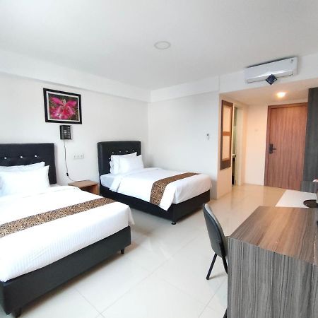 Golden Ganesha Hotel Yogyakarta Gondowulung Exterior foto