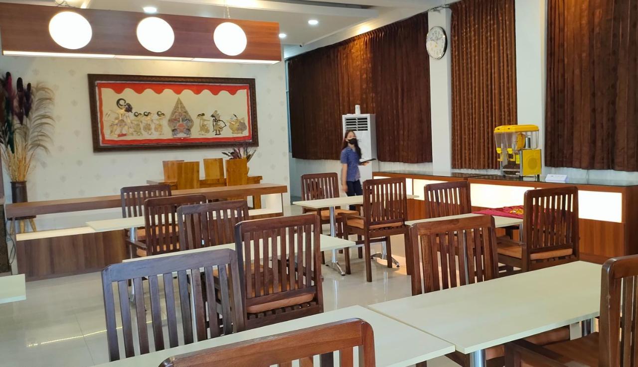 Golden Ganesha Hotel Yogyakarta Gondowulung Exterior foto