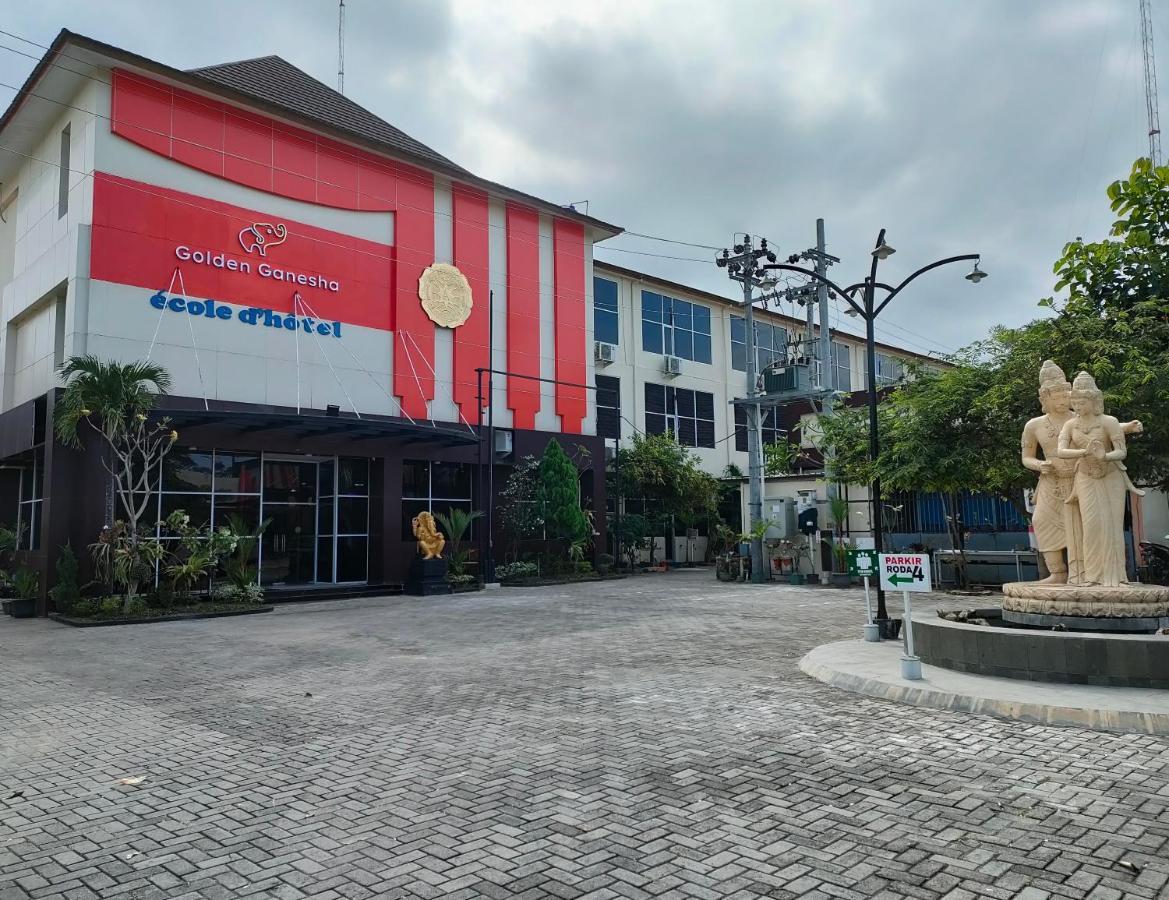 Golden Ganesha Hotel Yogyakarta Gondowulung Exterior foto