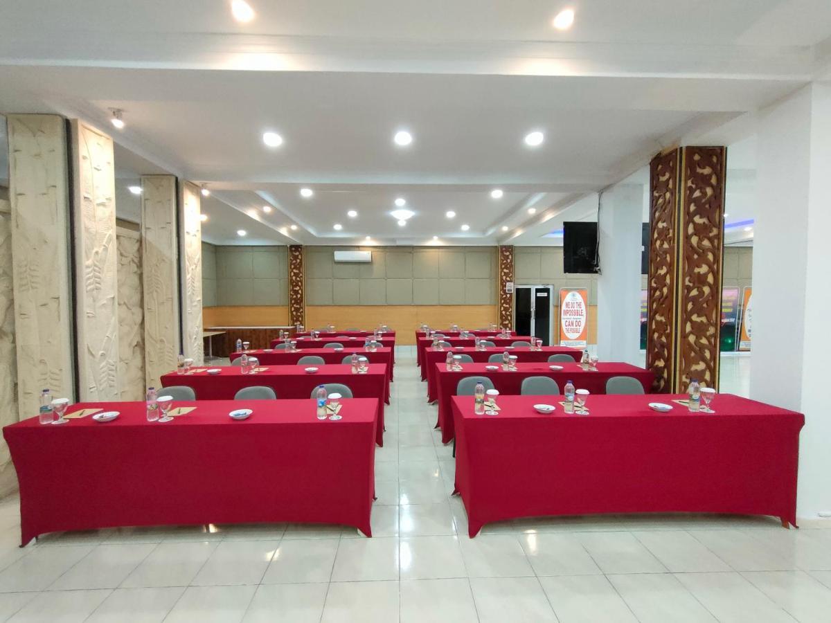 Golden Ganesha Hotel Yogyakarta Gondowulung Exterior foto